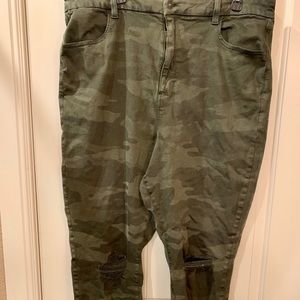 Camo Curvy Super High Rise Jegging